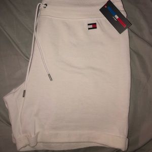 Women’s white Tommy Hilfiger mid lounge shorts